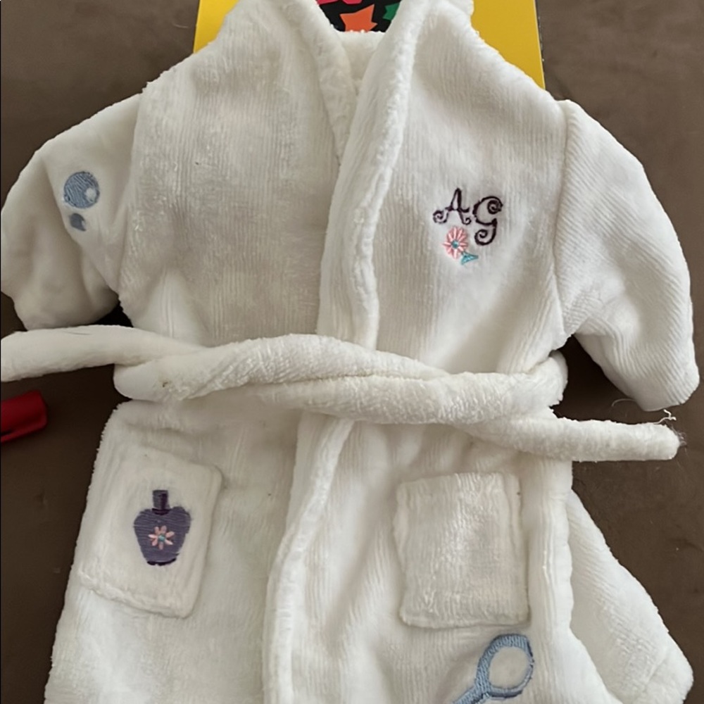 American Girl Today robe